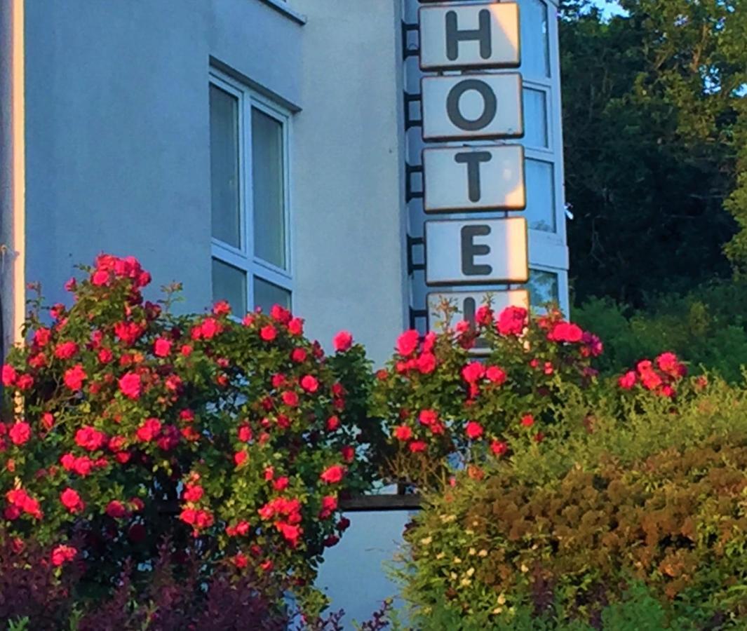 Hotel Garni Am Schäfersberg Niedernhausen Exterior foto