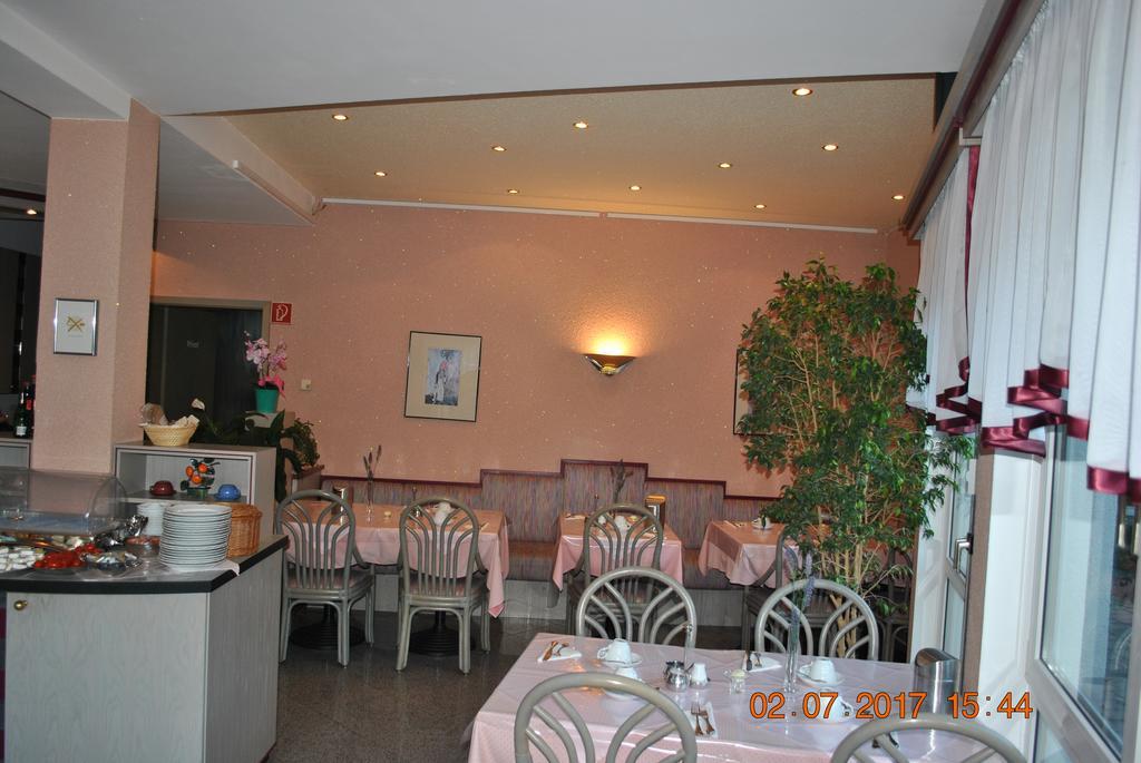 Hotel Garni Am Schäfersberg Niedernhausen Exterior foto