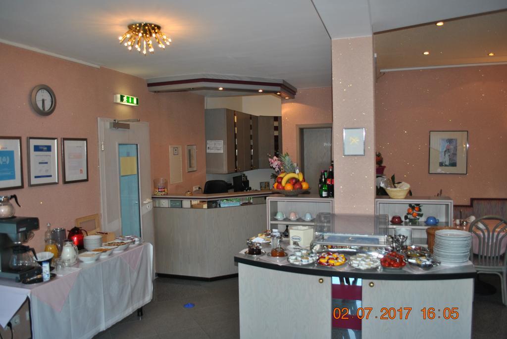 Hotel Garni Am Schäfersberg Niedernhausen Exterior foto